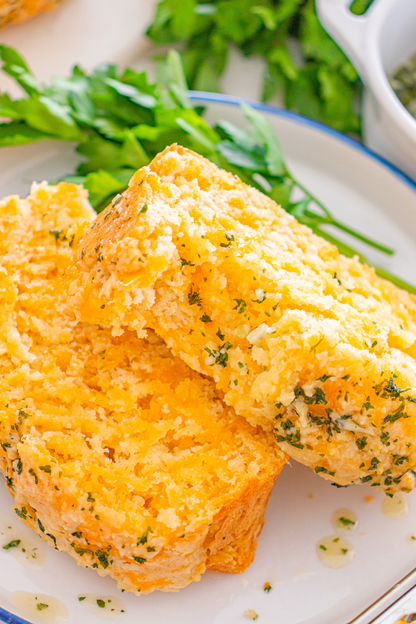 Exclusive Cheddar Bay Biscuit Bread